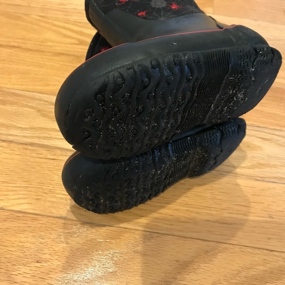 Bogs Classic waterproof, insulated boots, toddler size 9 - Picture 6 of 6